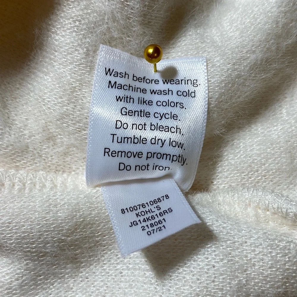 NWT So Women’s Button Front Cropped Cardigan Size Small Ivory - Picture 8 of 8